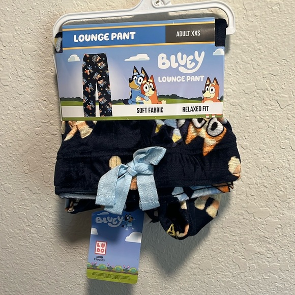 Bluey Adult Lounge Pants - Picture 1 of 3